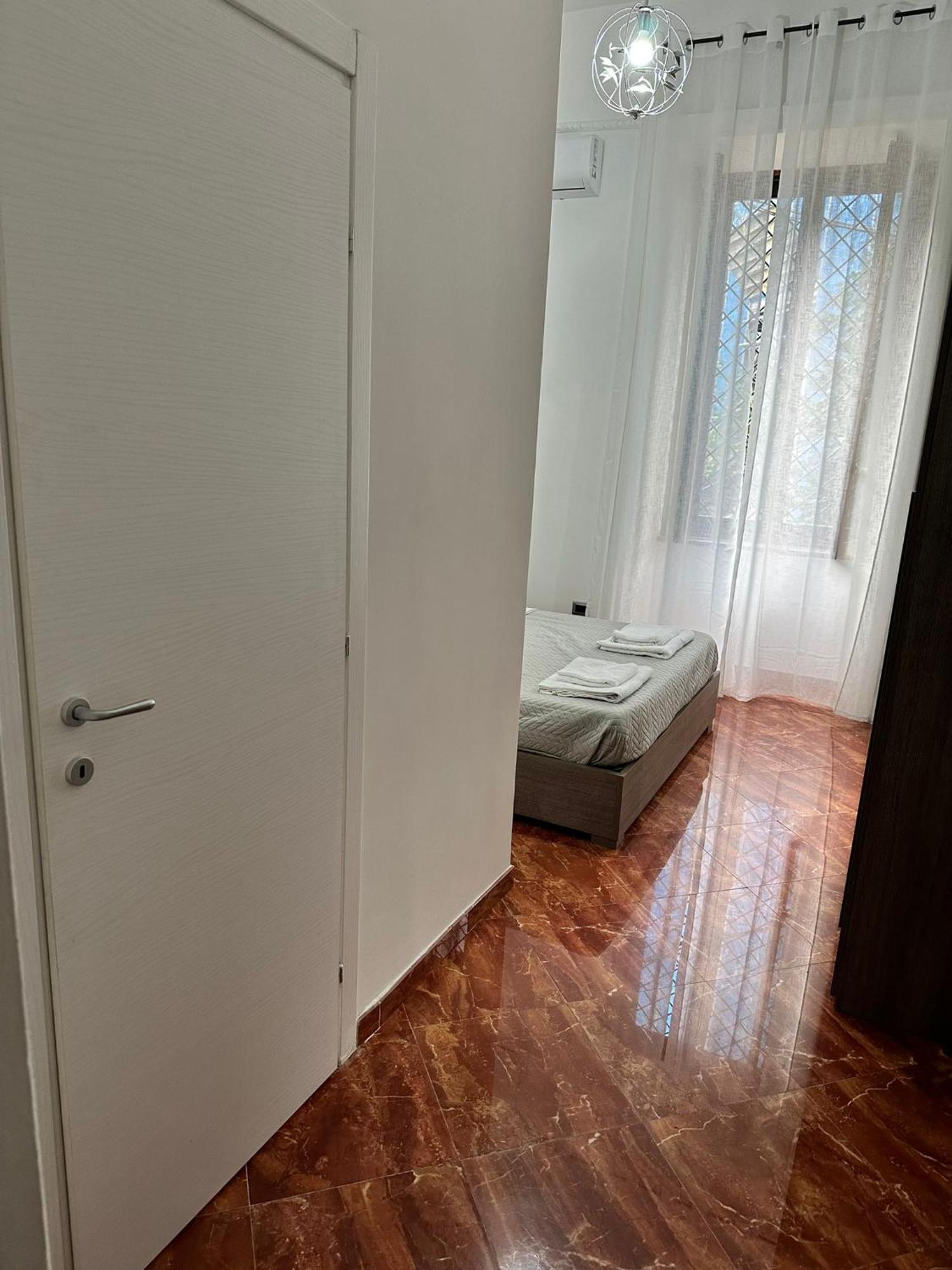 La Tela Di Elena Napoli